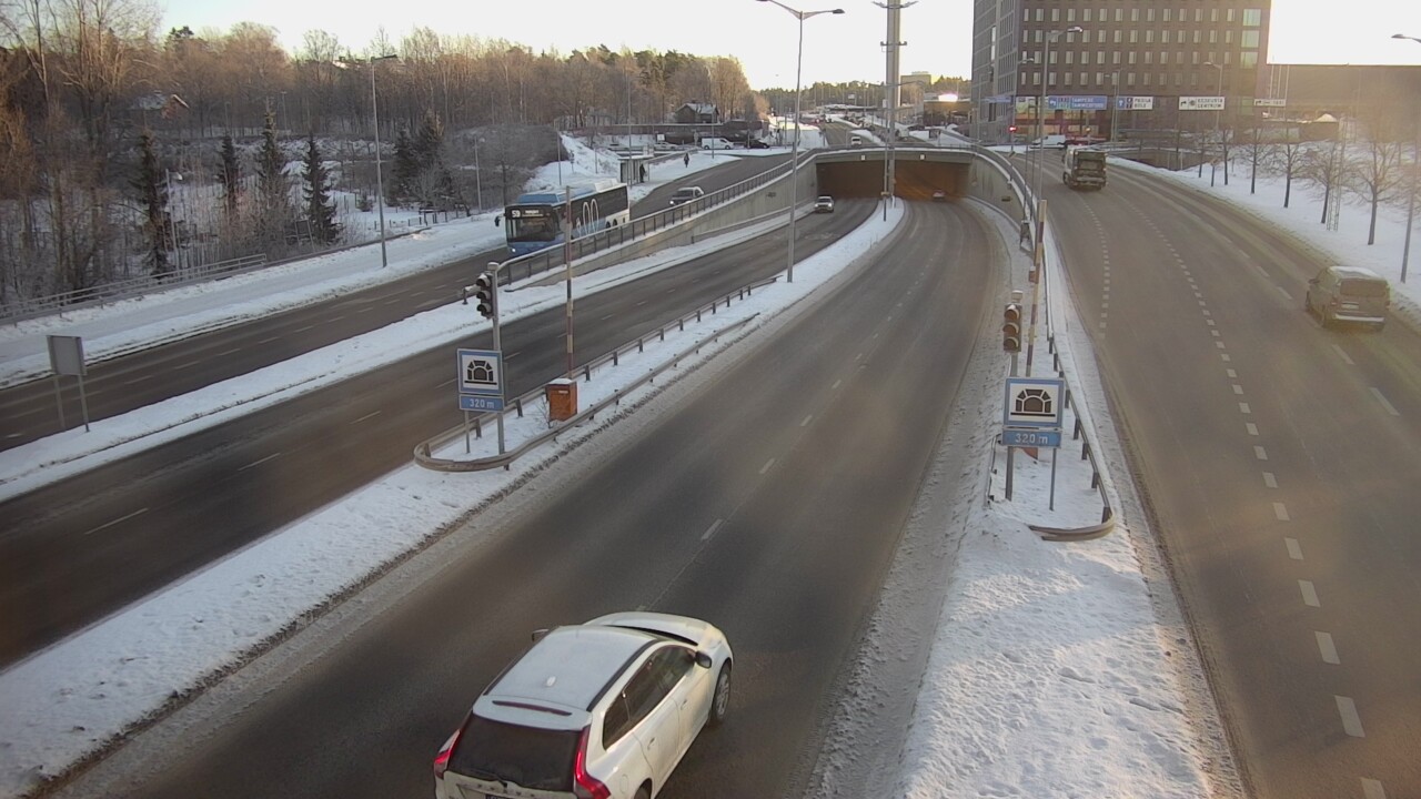 Kelikamerat Kuva Tie 100 Helsinki Hakamäentie, Kivihaan tunneli, länsi, Helsinki, Uusimaa
