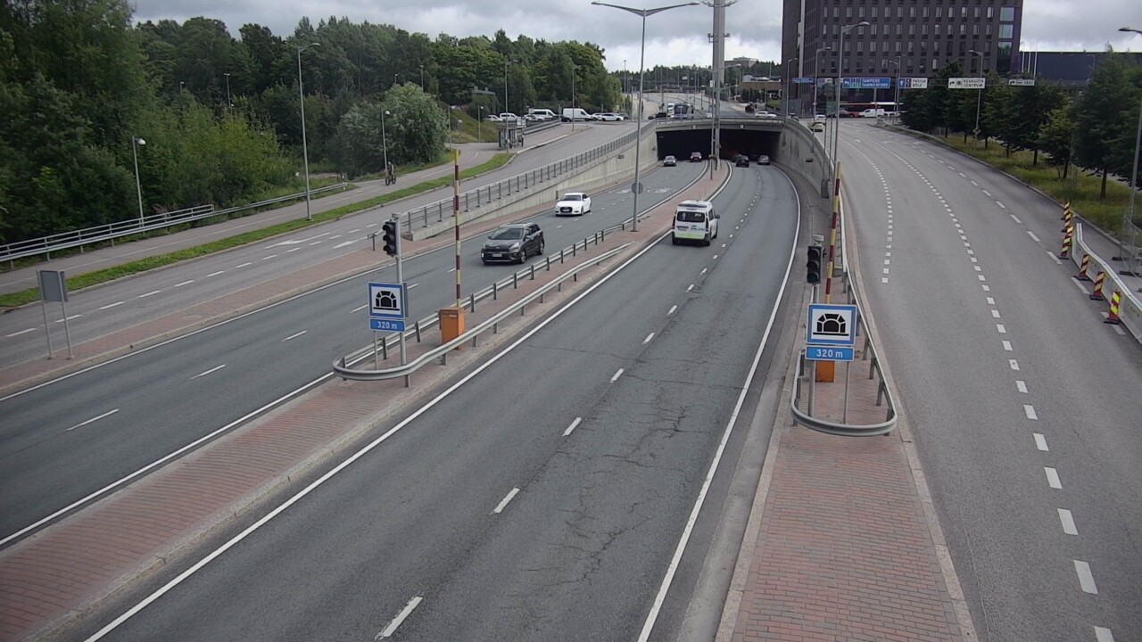 Kelikamerat Kuva Tie 100 Helsinki Hakamäentie, Kivihaan tunneli, länsi, Helsinki, Uusimaa