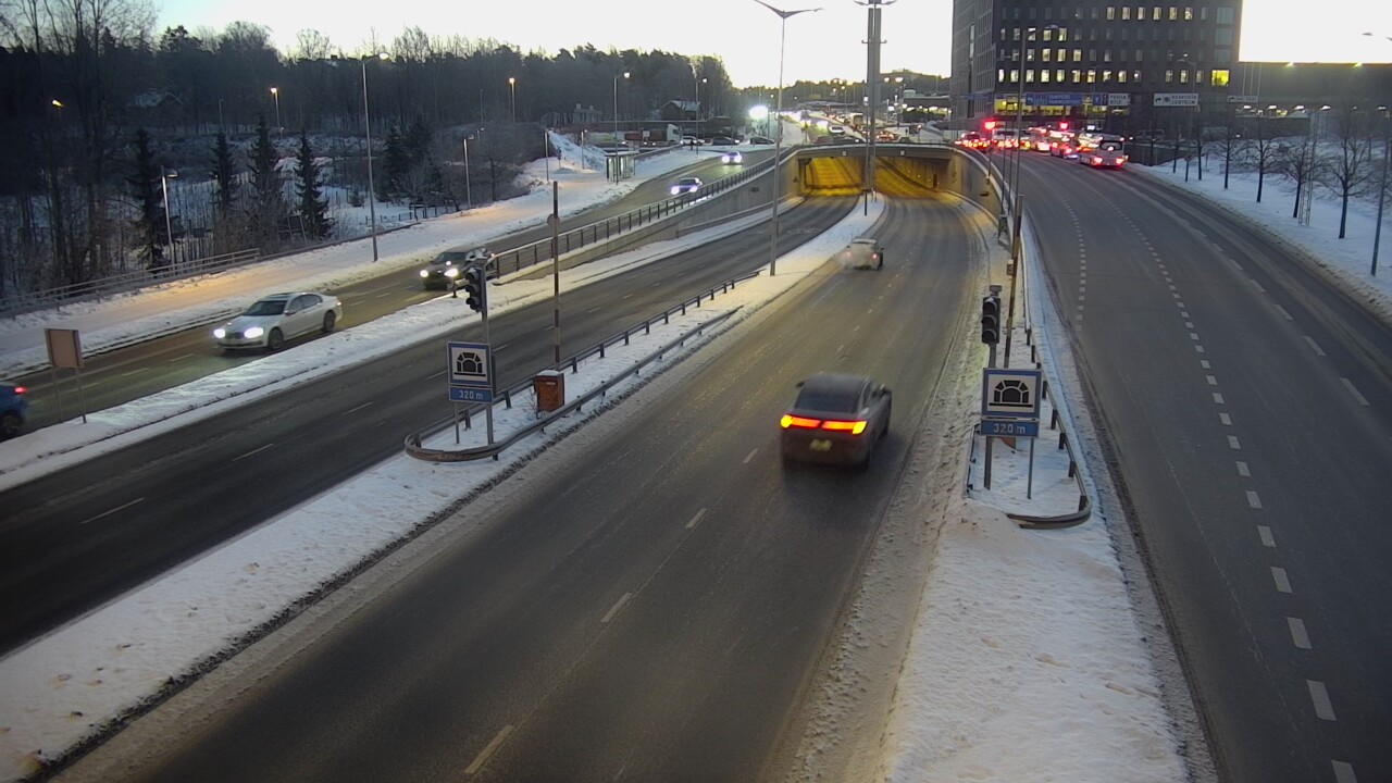 Kelikamerat Kuva Tie 100 Helsinki Hakamäentie, Kivihaan tunneli, länsi, Helsinki, Uusimaa