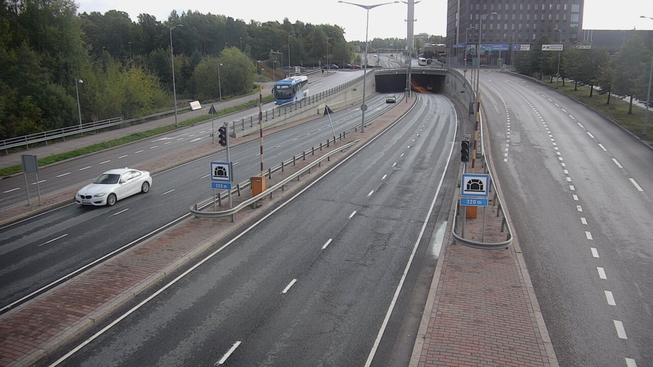 Kelikamerat Kuva Tie 100 Helsinki Hakamäentie, Kivihaan tunneli, länsi, Helsinki, Uusimaa