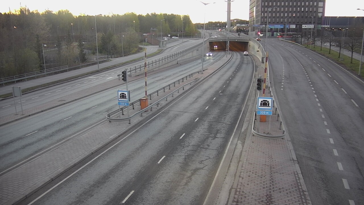 Kelikamerat Kuva Tie 100 Helsinki Hakamäentie, Kivihaan tunneli, länsi, Helsinki, Uusimaa