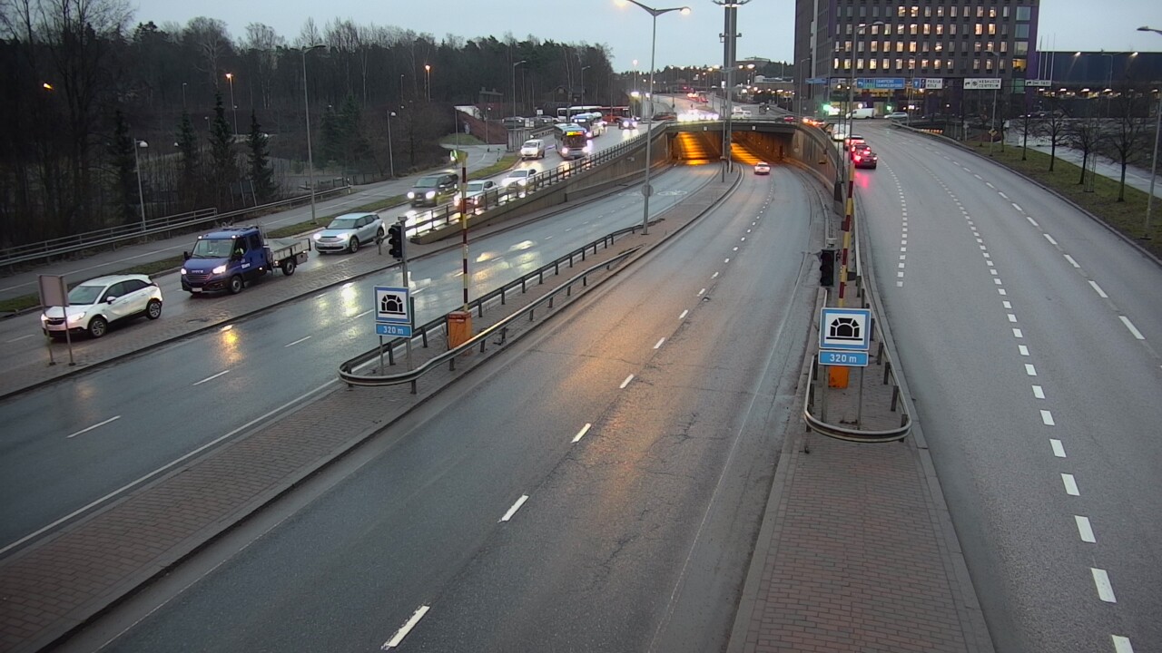 Kelikamerat Kuva Tie 100 Helsinki Hakamäentie, Kivihaan tunneli, länsi, Helsinki, Uusimaa