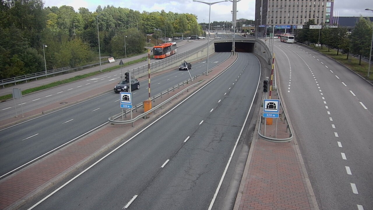 Kelikamerat Kuva Tie 100 Helsinki Hakamäentie, Kivihaan tunneli, länsi, Helsinki, Uusimaa