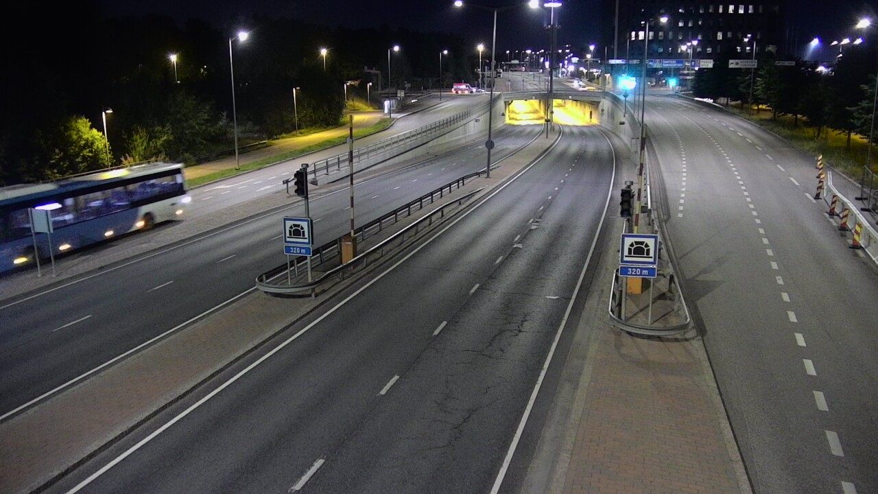 Kelikamerat Kuva Tie 100 Helsinki Hakamäentie, Kivihaan tunneli, länsi, Helsinki, Uusimaa