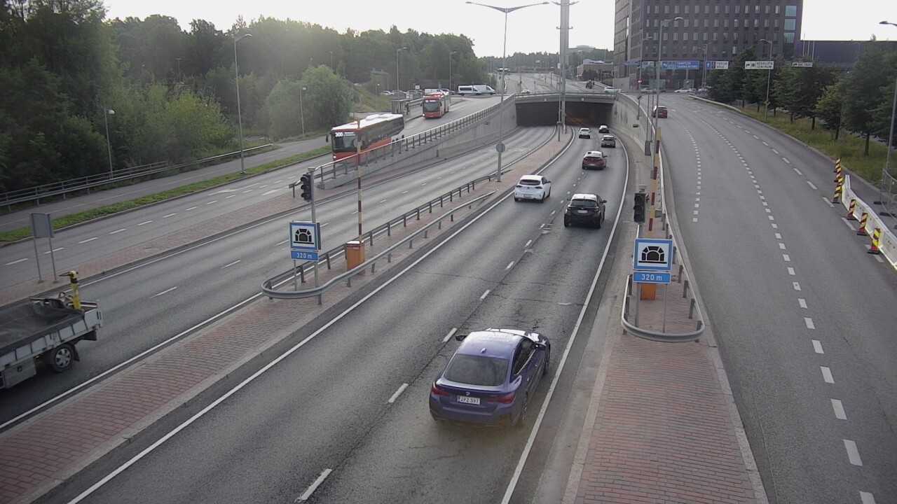 Kelikamerat Kuva Tie 100 Helsinki Hakamäentie, Kivihaan tunneli, länsi, Helsinki, Uusimaa