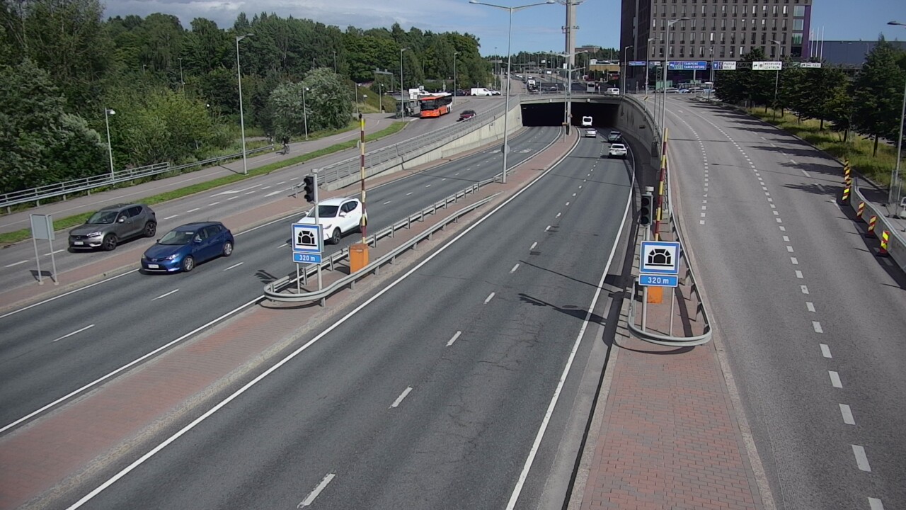 Kelikamerat Kuva Tie 100 Helsinki Hakamäentie, Kivihaan tunneli, länsi, Helsinki, Uusimaa