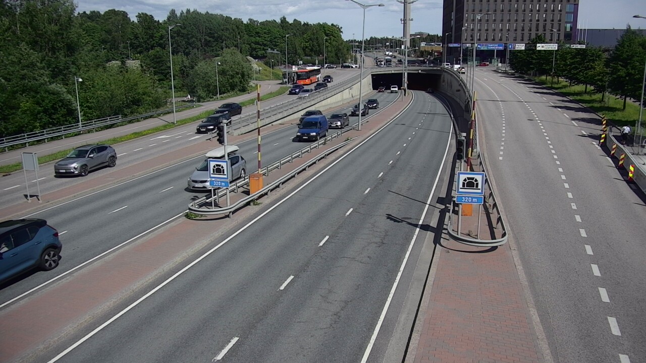 Kelikamerat Kuva Tie 100 Helsinki Hakamäentie, Kivihaan tunneli, länsi, Helsinki, Uusimaa