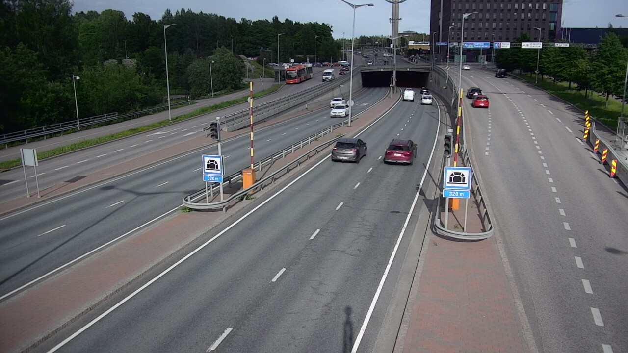Kelikamerat Kuva Tie 100 Helsinki Hakamäentie, Kivihaan tunneli, länsi, Helsinki, Uusimaa