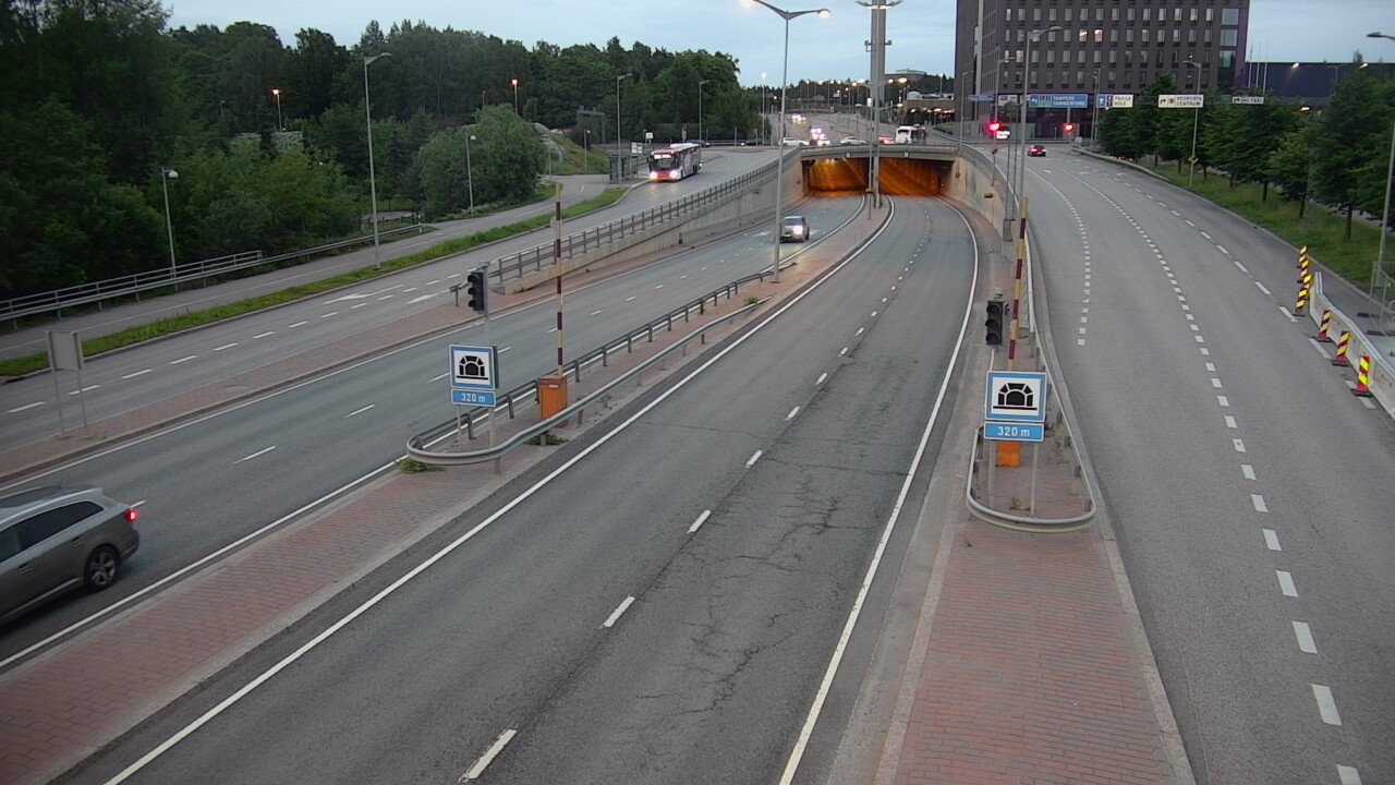 Kelikamerat Kuva Tie 100 Helsinki Hakamäentie, Kivihaan tunneli, länsi, Helsinki, Uusimaa