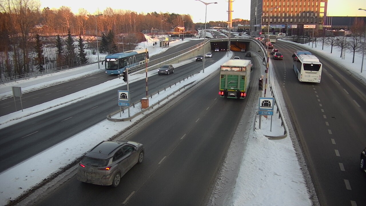 Kelikamerat Kuva Tie 100 Helsinki Hakamäentie, Kivihaan tunneli, länsi, Helsinki, Uusimaa
