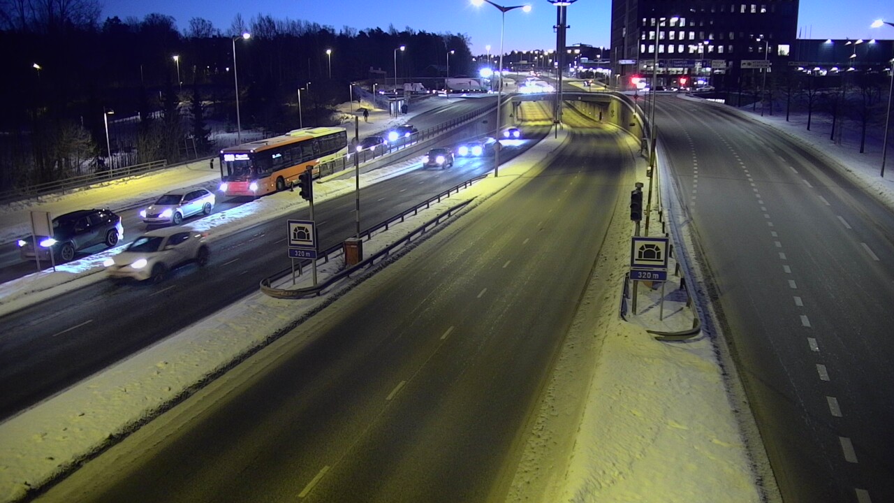 Kelikamerat Kuva Tie 100 Helsinki Hakamäentie, Kivihaan tunneli, länsi, Helsinki, Uusimaa