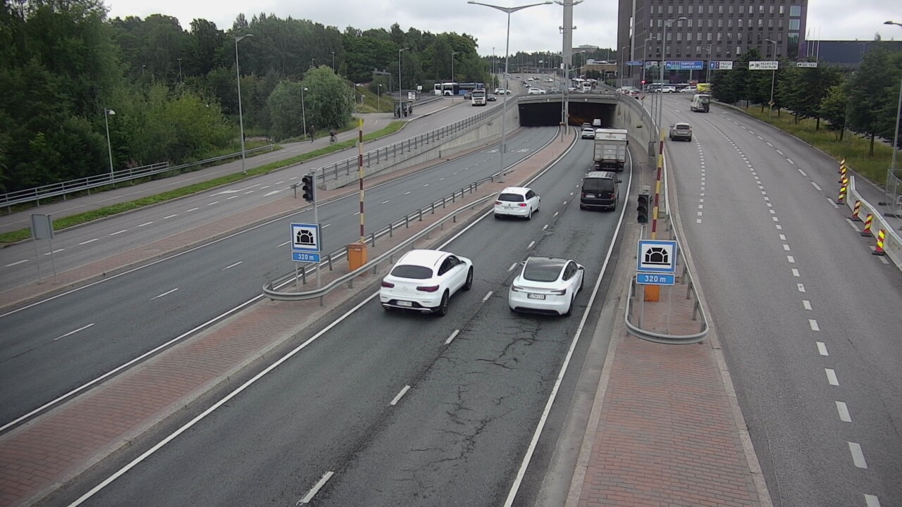 Kelikamerat Kuva Tie 100 Helsinki Hakamäentie, Kivihaan tunneli, länsi, Helsinki, Uusimaa