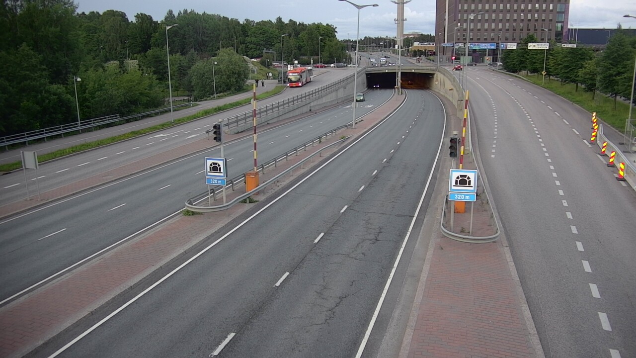 Kelikamerat Kuva Tie 100 Helsinki Hakamäentie, Kivihaan tunneli, länsi, Helsinki, Uusimaa