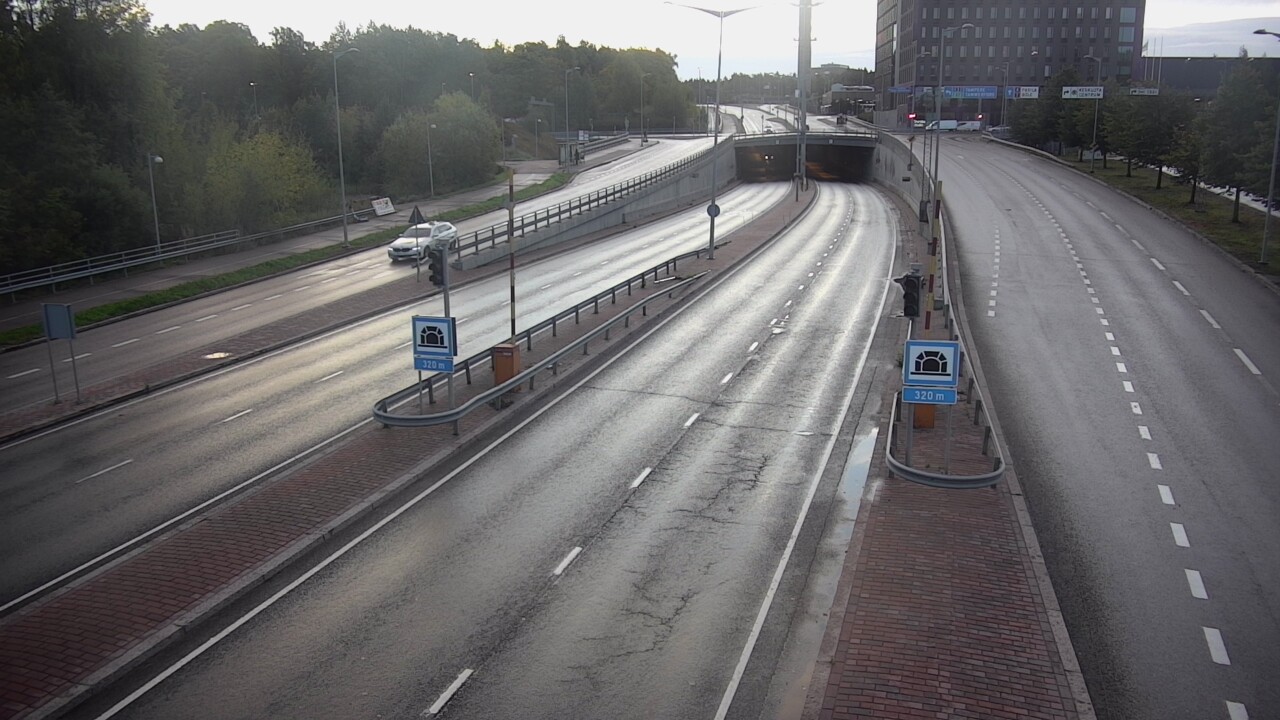 Kelikamerat Kuva Tie 100 Helsinki Hakamäentie, Kivihaan tunneli, länsi, Helsinki, Uusimaa
