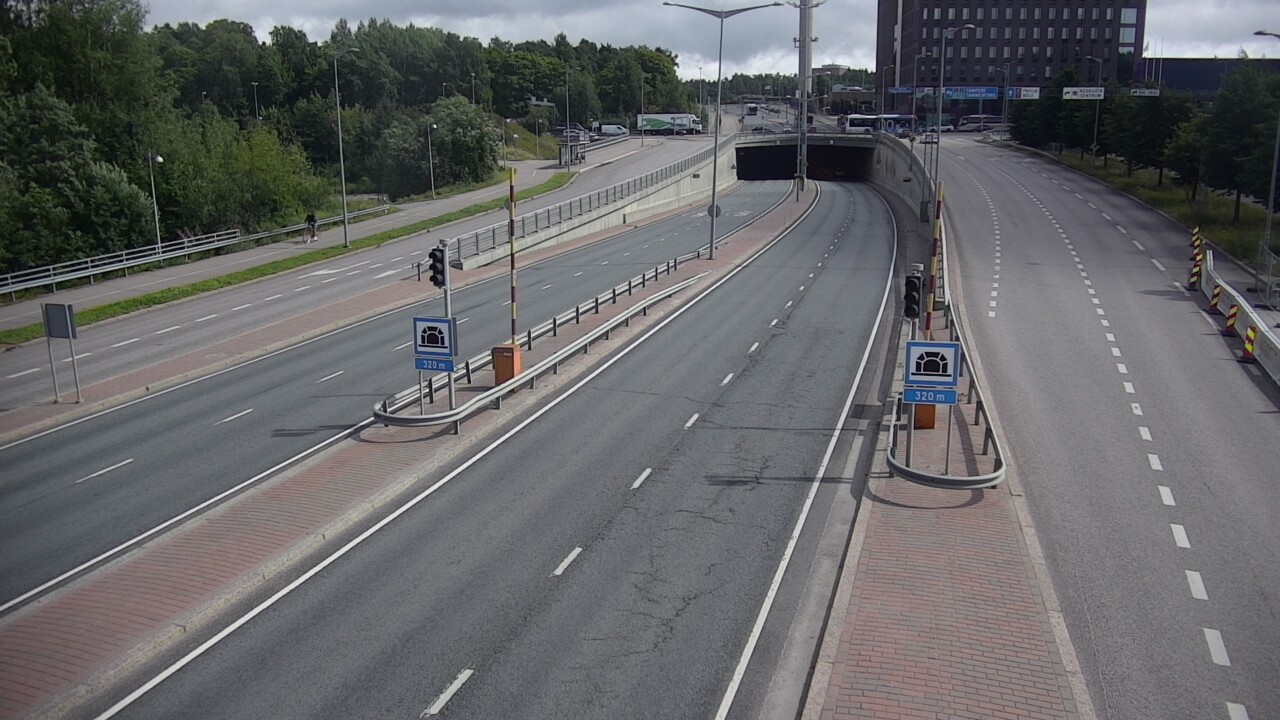 Kelikamerat Kuva Tie 100 Helsinki Hakamäentie, Kivihaan tunneli, länsi, Helsinki, Uusimaa