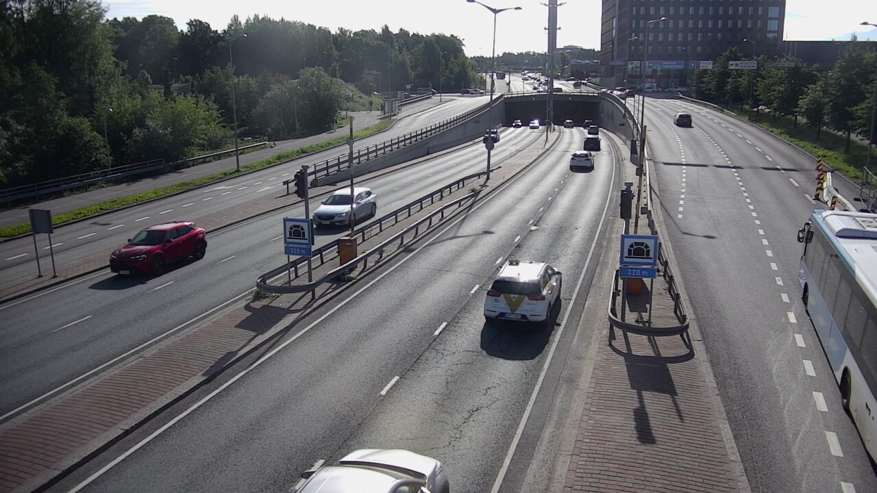 Kelikamerat Kuva Tie 100 Helsinki Hakamäentie, Kivihaan tunneli, länsi, Helsinki, Uusimaa