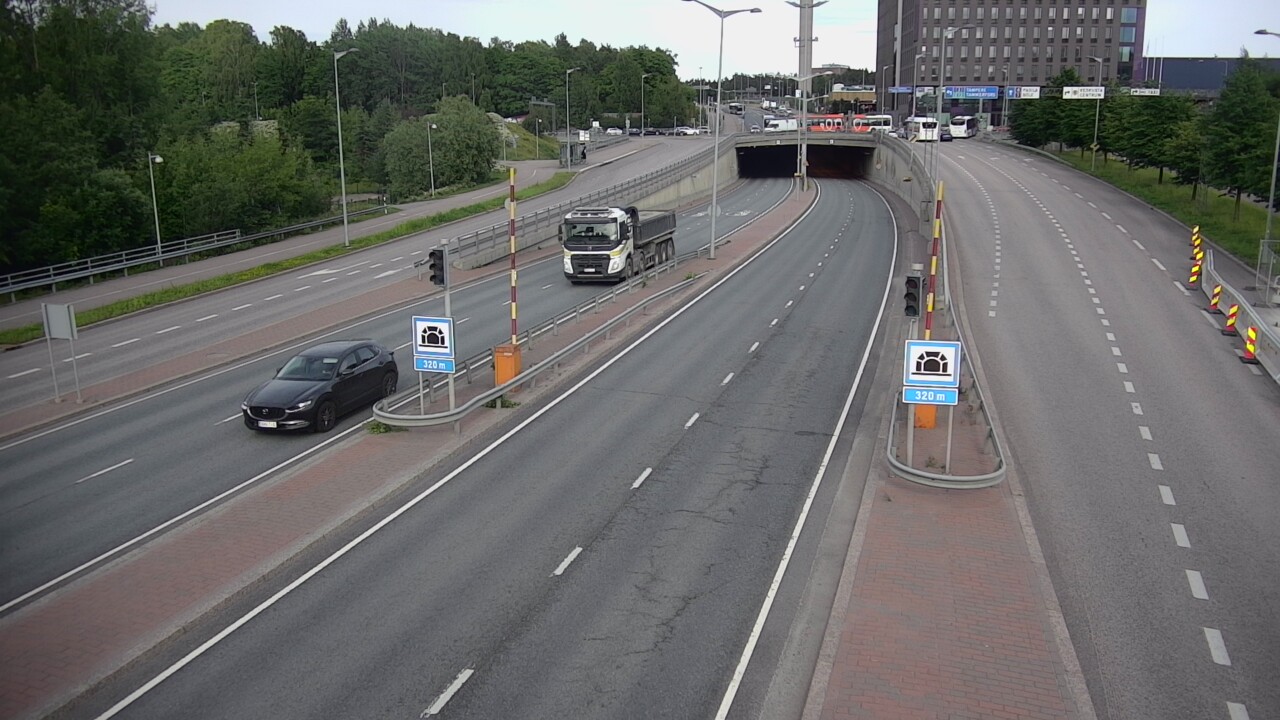 Kelikamerat Kuva Tie 100 Helsinki Hakamäentie, Kivihaan tunneli, länsi, Helsinki, Uusimaa