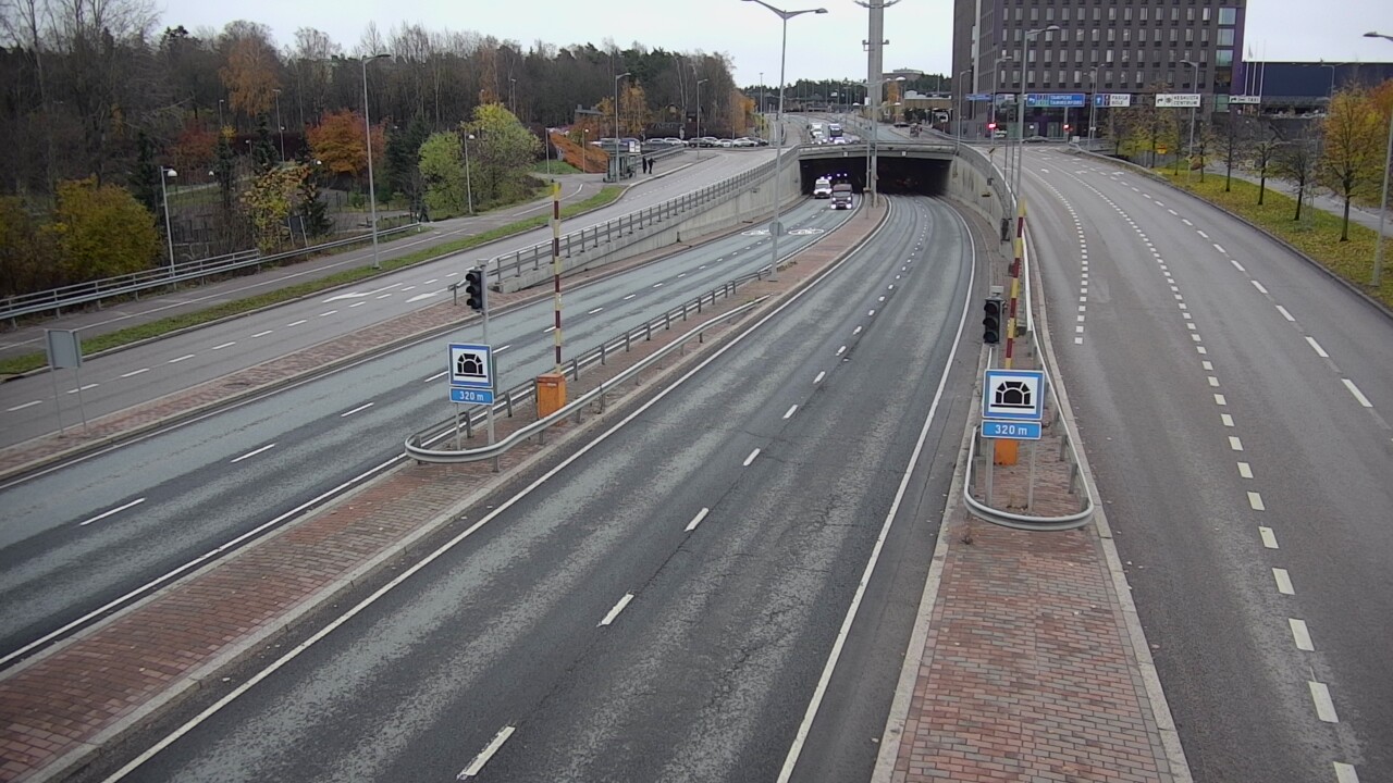 Kelikamerat Kuva Tie 100 Helsinki Hakamäentie, Kivihaan tunneli, länsi, Helsinki, Uusimaa