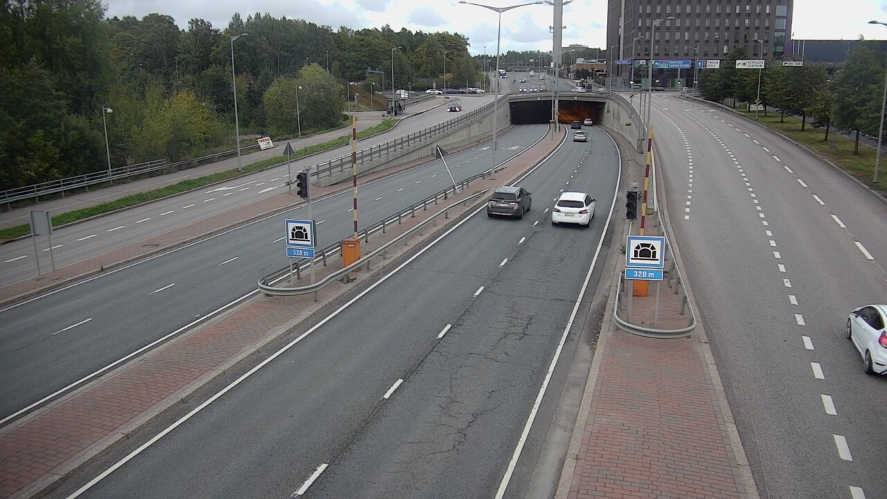 Kelikamerat Kuva Tie 100 Helsinki Hakamäentie, Kivihaan tunneli, länsi, Helsinki, Uusimaa