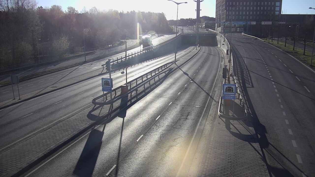 Kelikamerat Kuva Tie 100 Helsinki Hakamäentie, Kivihaan tunneli, länsi, Helsinki, Uusimaa