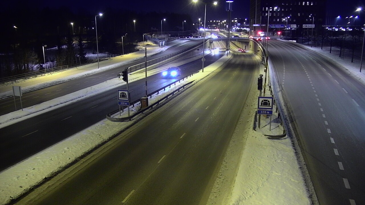 Weather Camera Image Road 100 Helsinki Hakamäentie, Kivihaan tunneli, länsi, Helsinki, Uusimaa