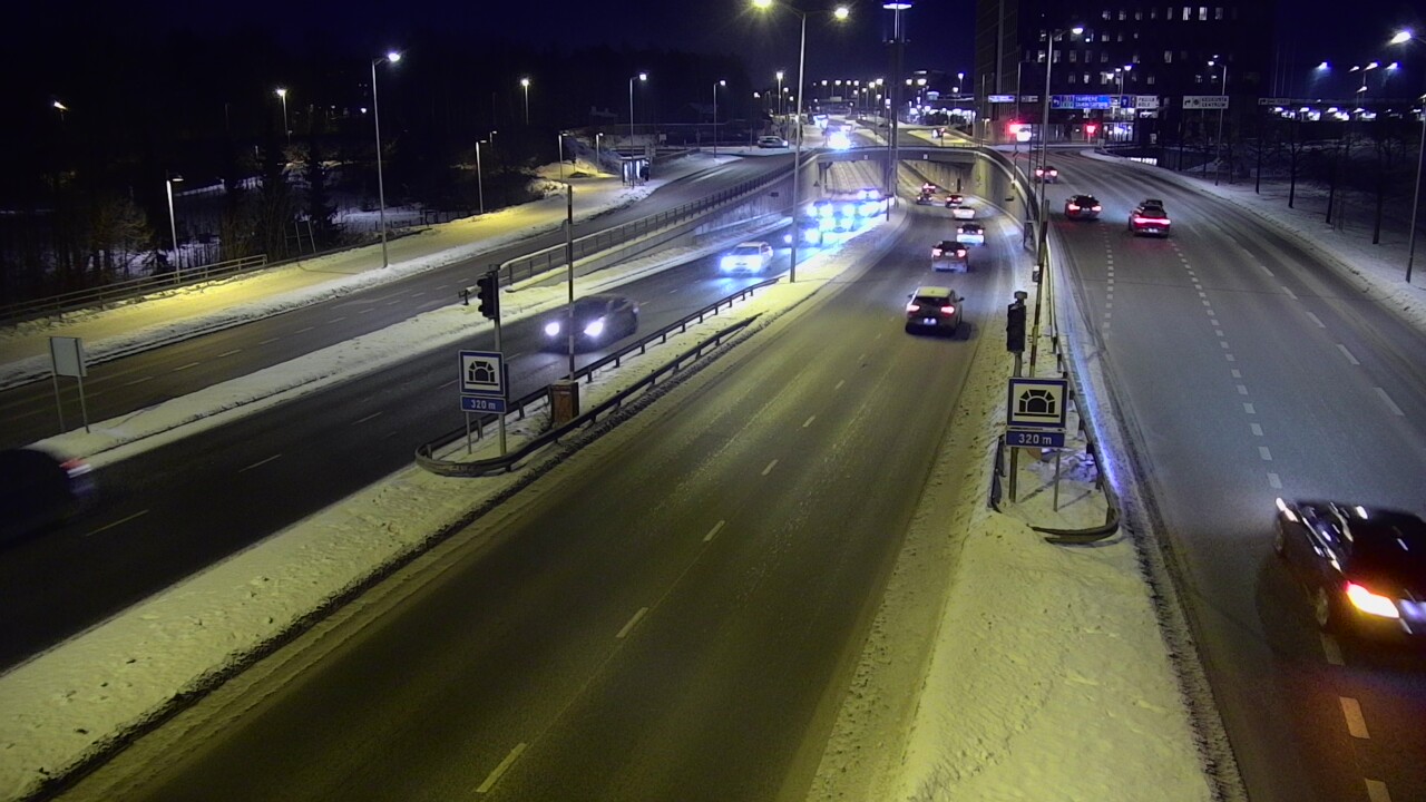 Weather Camera Image Road 100 Helsinki Hakamäentie, Kivihaan tunneli, länsi, Helsinki, Uusimaa