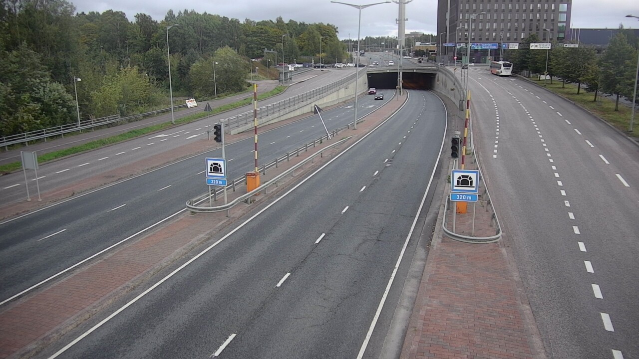 Kelikamerat Kuva Tie 100 Helsinki Hakamäentie, Kivihaan tunneli, länsi, Helsinki, Uusimaa