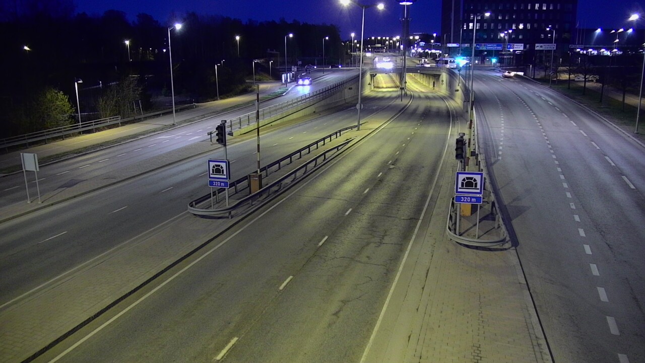 Weather Camera Image Road 100 Helsinki Hakamäentie, Kivihaan tunneli, länsi, Helsinki, Uusimaa