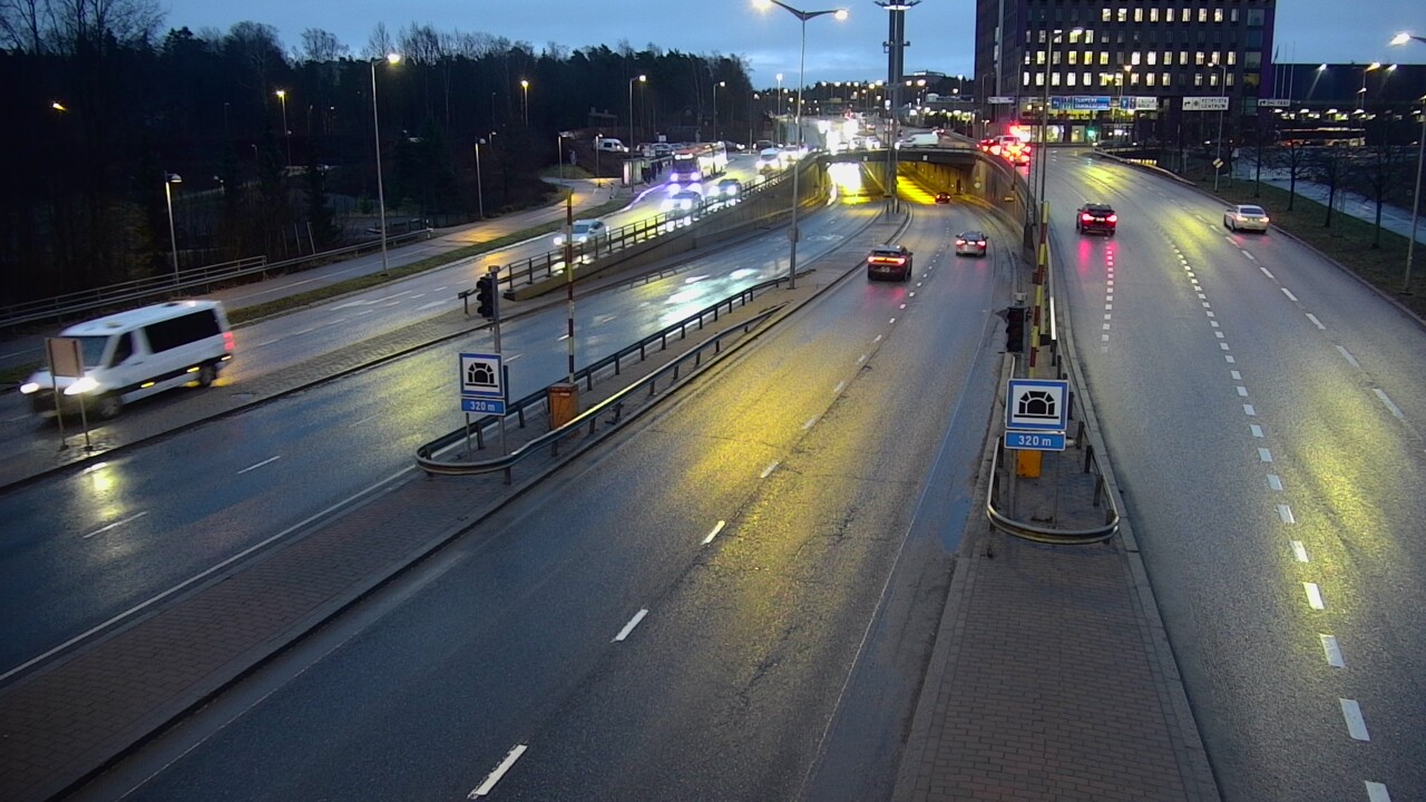 Kelikamerat Kuva Tie 100 Helsinki Hakamäentie, Kivihaan tunneli, länsi, Helsinki, Uusimaa