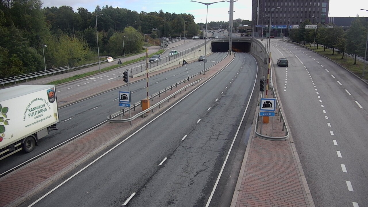 Kelikamerat Kuva Tie 100 Helsinki Hakamäentie, Kivihaan tunneli, länsi, Helsinki, Uusimaa