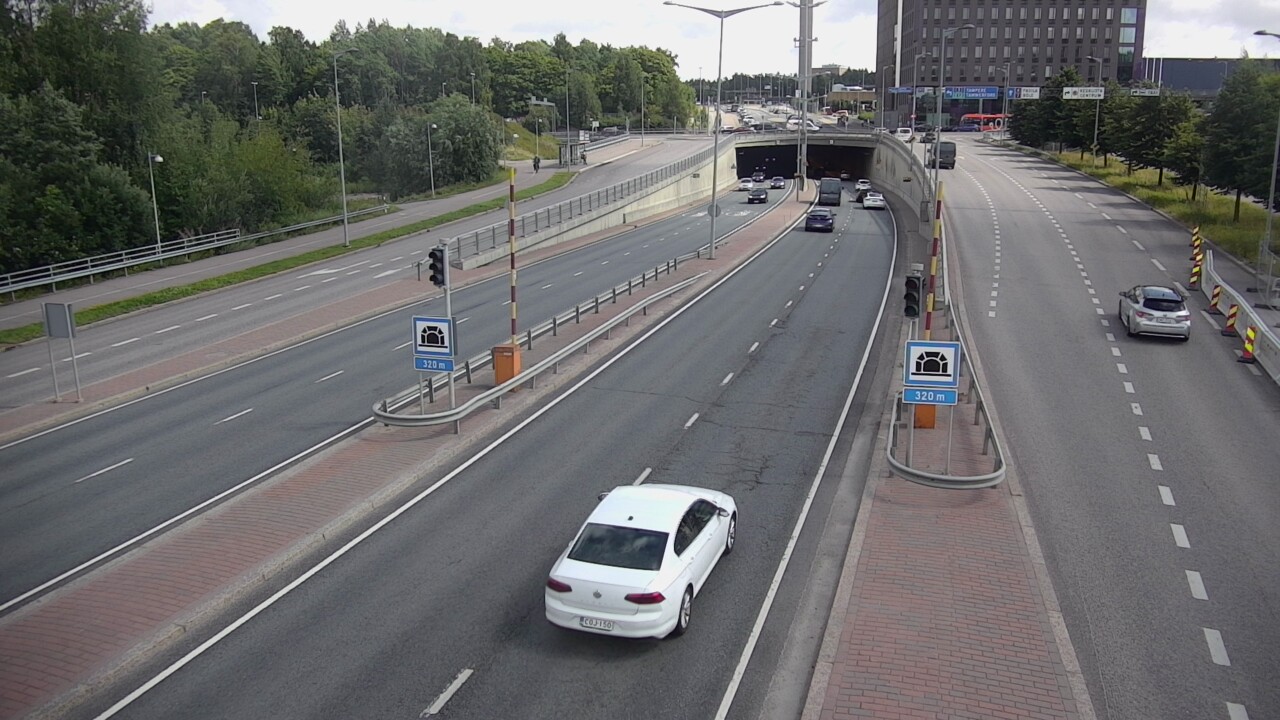 Kelikamerat Kuva Tie 100 Helsinki Hakamäentie, Kivihaan tunneli, länsi, Helsinki, Uusimaa