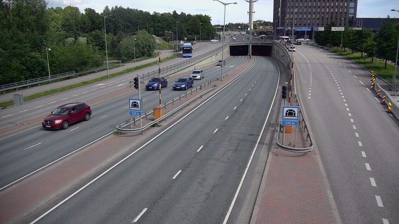 Kelikamerat Kuva Tie 100 Helsinki Hakamäentie, Kivihaan tunneli, länsi, Helsinki, Uusimaa