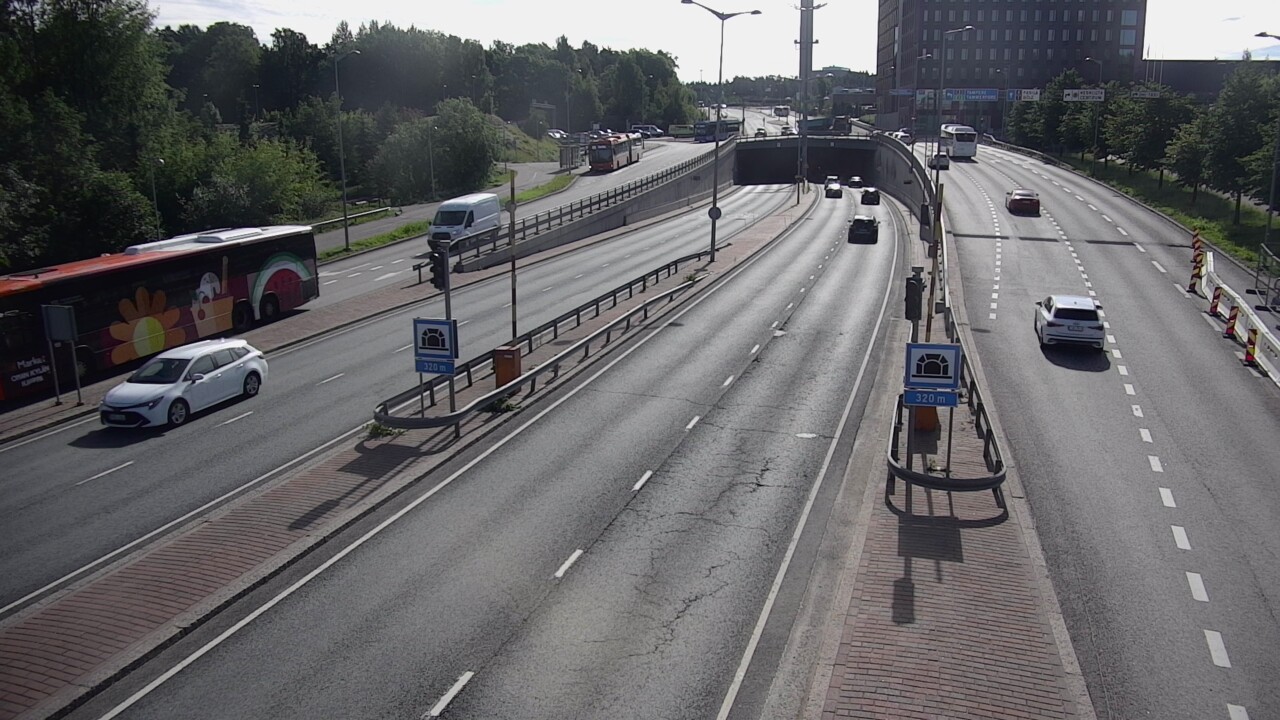 Kelikamerat Kuva Tie 100 Helsinki Hakamäentie, Kivihaan tunneli, länsi, Helsinki, Uusimaa