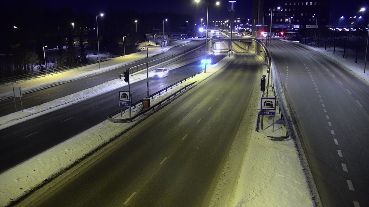 Weather Camera Image Road 100 Helsinki Hakamäentie, Kivihaan tunneli, länsi, Helsinki, Uusimaa
