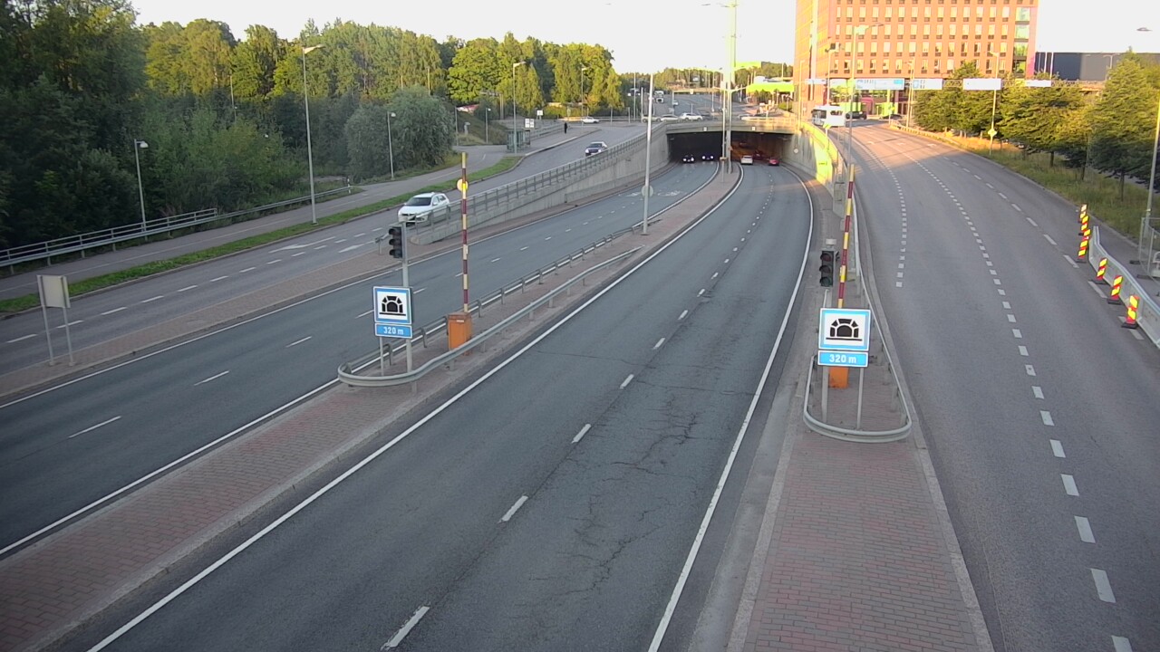 Kelikamerat Kuva Tie 100 Helsinki Hakamäentie, Kivihaan tunneli, länsi, Helsinki, Uusimaa