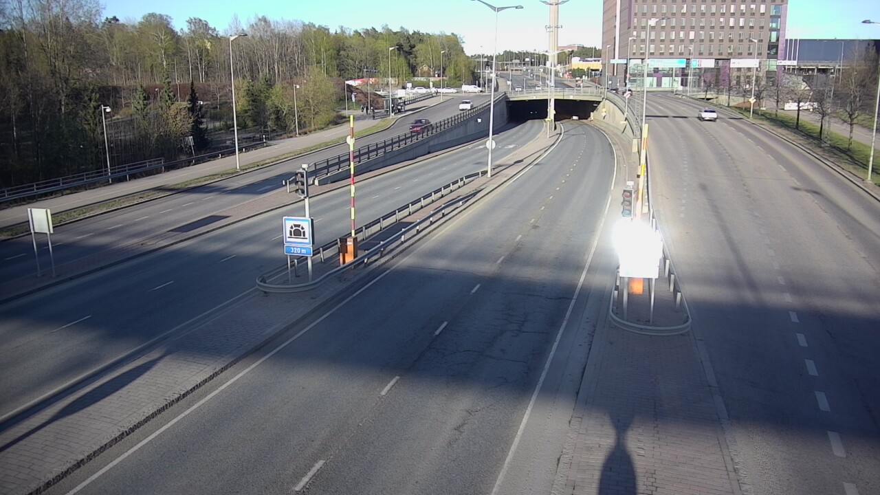 Kelikamerat Kuva Tie 100 Helsinki Hakamäentie, Kivihaan tunneli, länsi, Helsinki, Uusimaa
