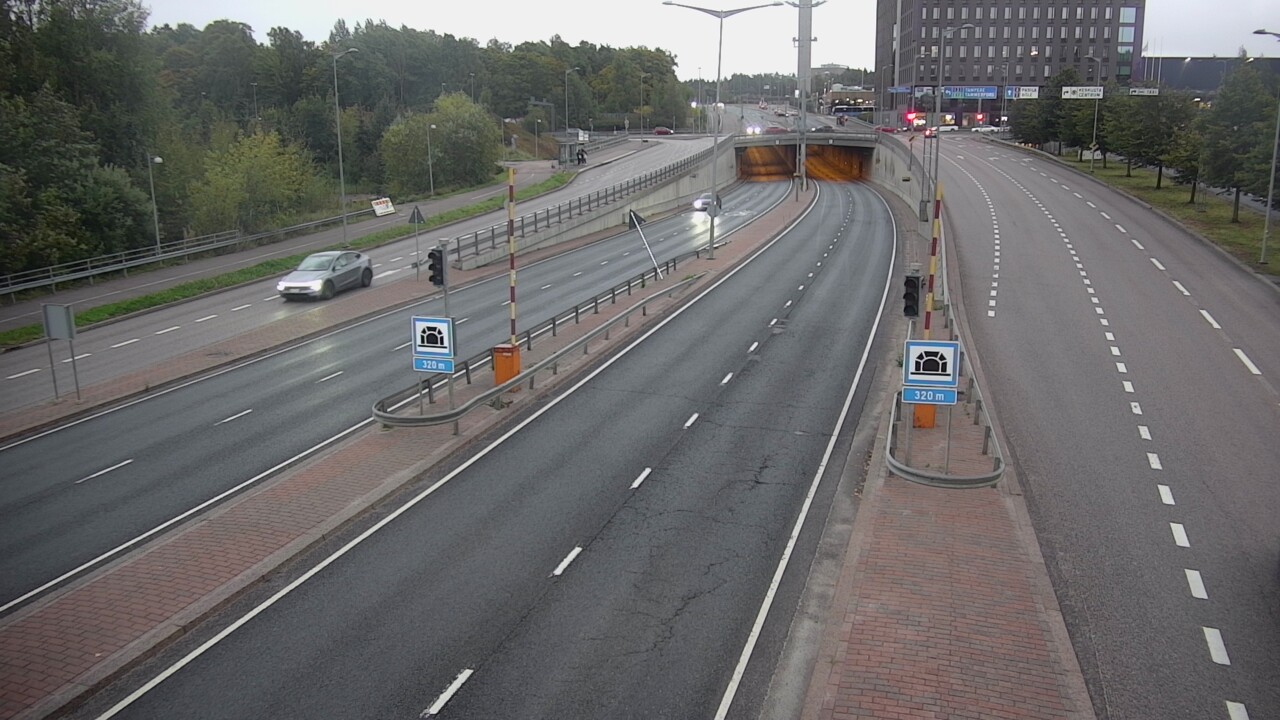 Kelikamerat Kuva Tie 100 Helsinki Hakamäentie, Kivihaan tunneli, länsi, Helsinki, Uusimaa