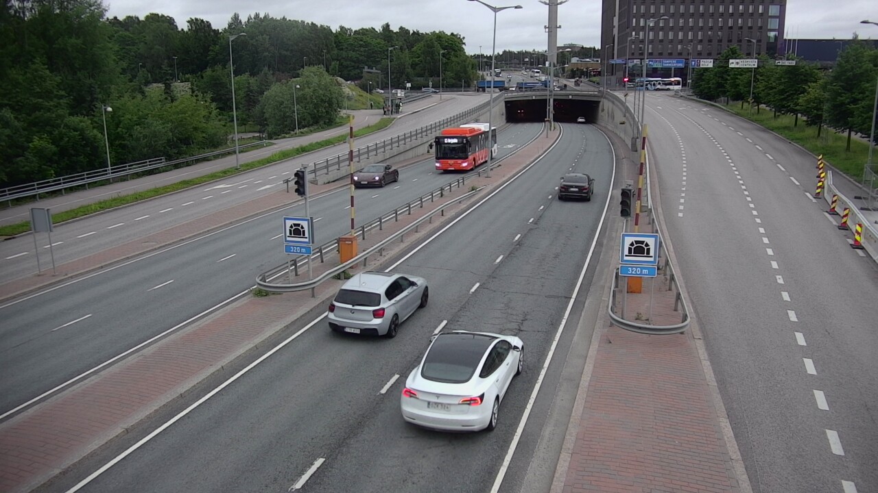 Weather Camera Image Road 100 Helsinki Hakamäentie, Kivihaan tunneli, länsi, Helsinki, Uusimaa