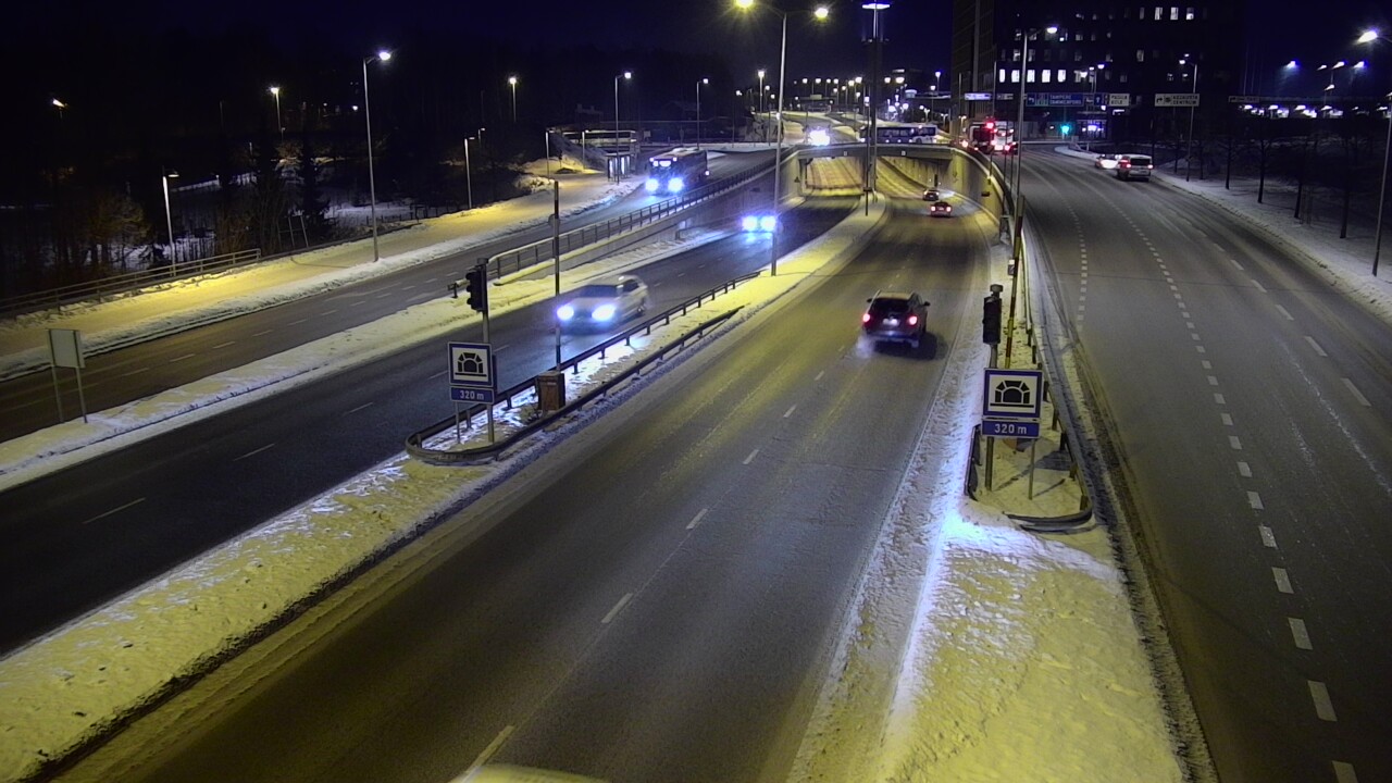 Weather Camera Image Road 100 Helsinki Hakamäentie, Kivihaan tunneli, länsi, Helsinki, Uusimaa