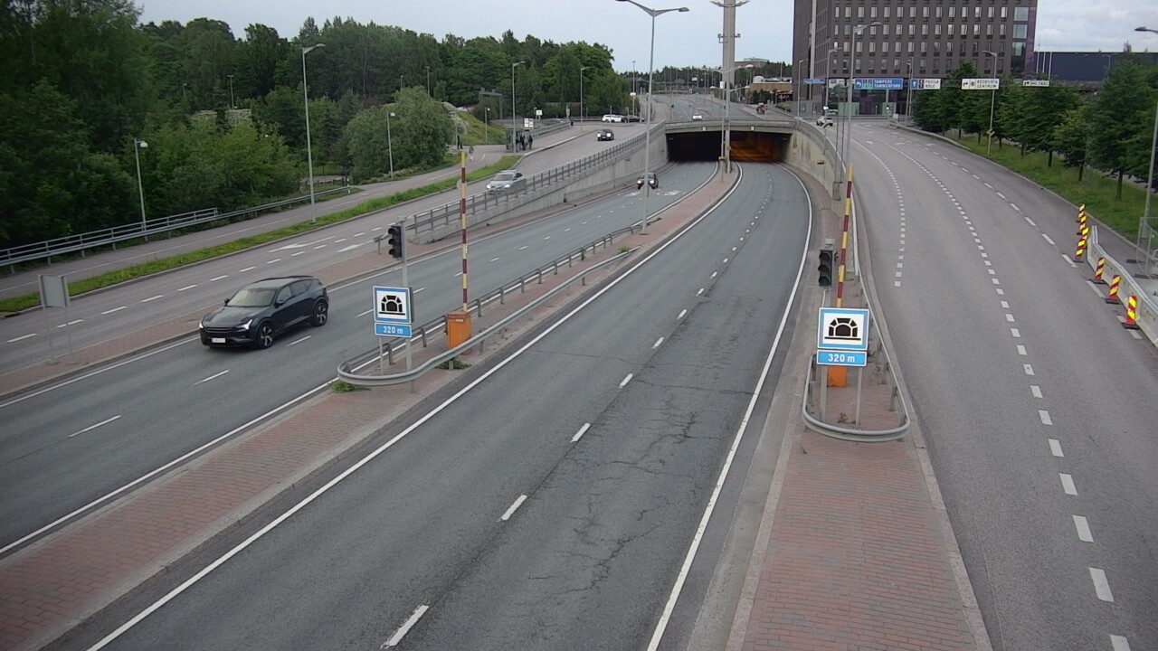 Kelikamerat Kuva Tie 100 Helsinki Hakamäentie, Kivihaan tunneli, länsi, Helsinki, Uusimaa