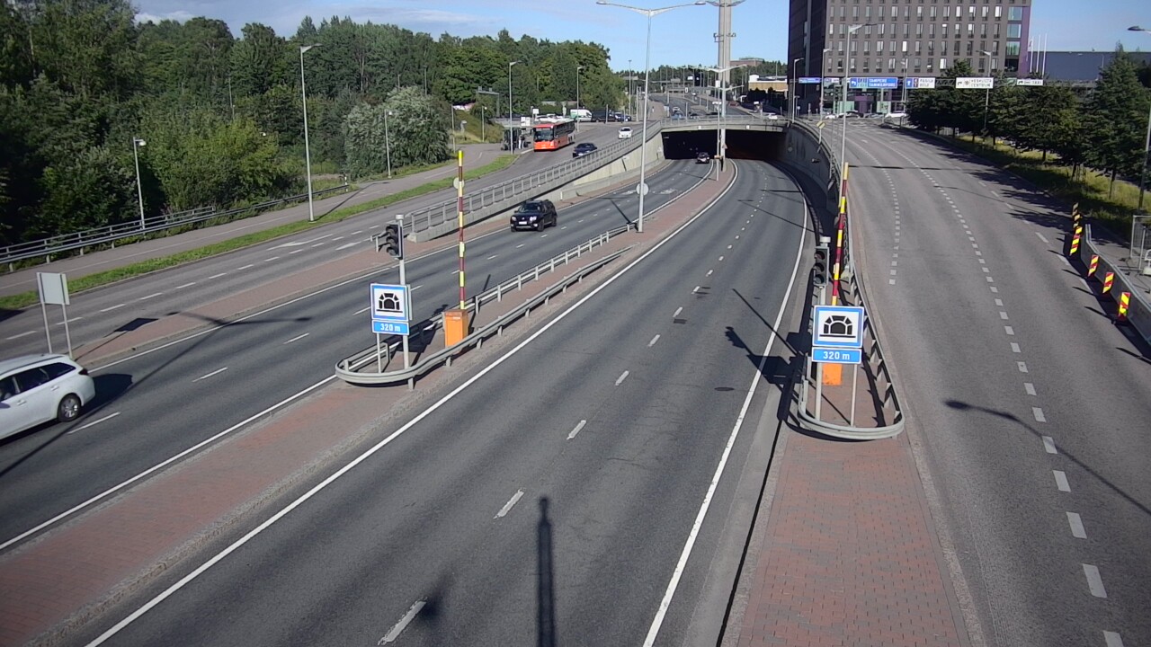 Kelikamerat Kuva Tie 100 Helsinki Hakamäentie, Kivihaan tunneli, länsi, Helsinki, Uusimaa
