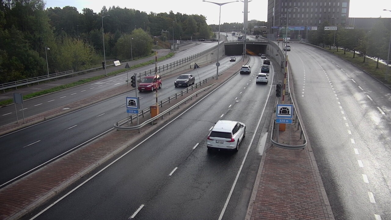 Kelikamerat Kuva Tie 100 Helsinki Hakamäentie, Kivihaan tunneli, länsi, Helsinki, Uusimaa