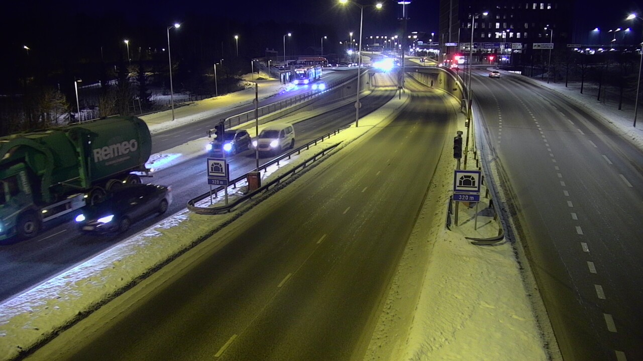 Kelikamerat Kuva Tie 100 Helsinki Hakamäentie, Kivihaan tunneli, länsi, Helsinki, Uusimaa