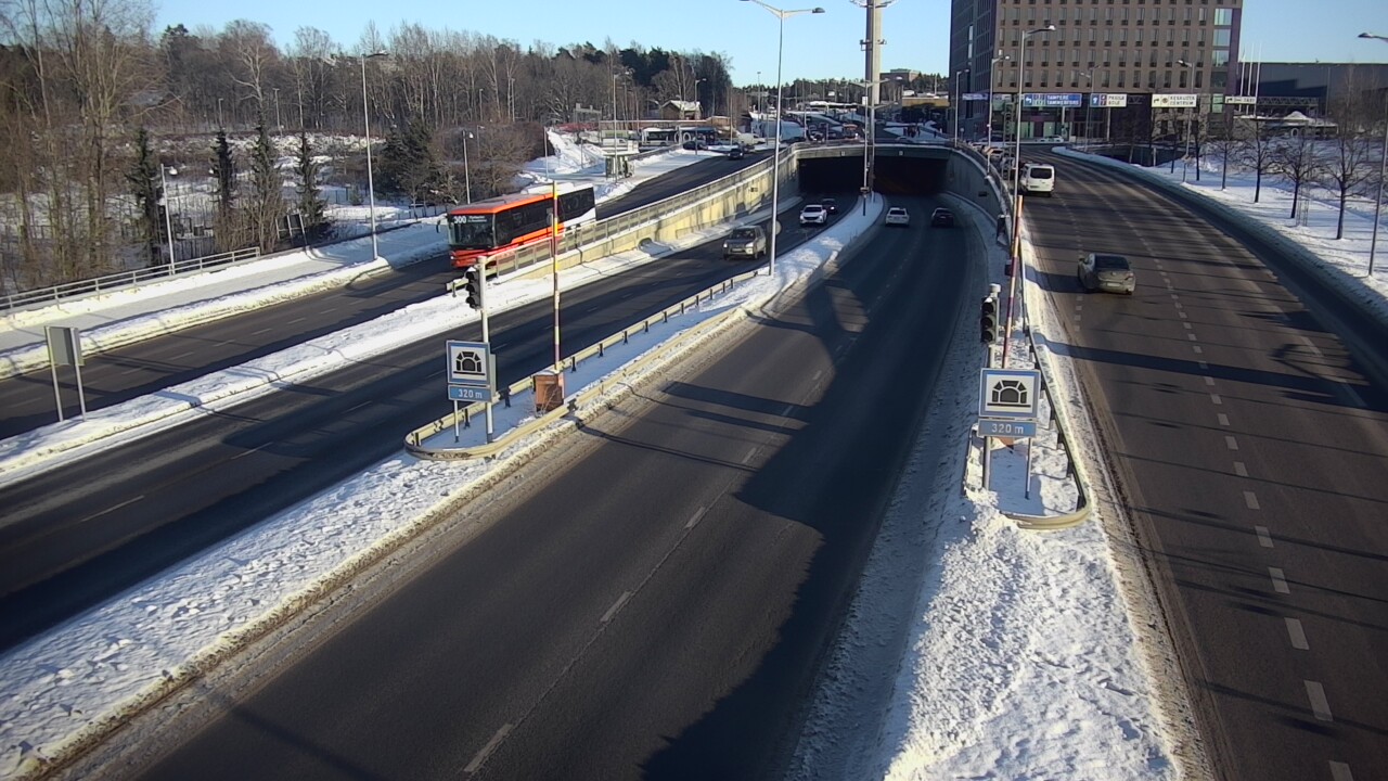 Kelikamerat Kuva Tie 100 Helsinki Hakamäentie, Kivihaan tunneli, länsi, Helsinki, Uusimaa