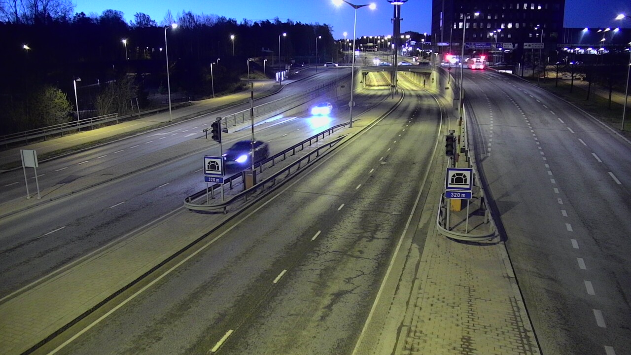 Kelikamerat Kuva Tie 100 Helsinki Hakamäentie, Kivihaan tunneli, länsi, Helsinki, Uusimaa