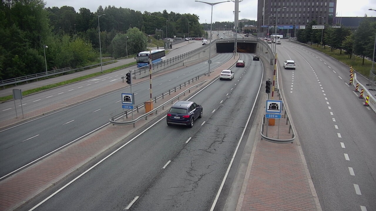 Kelikamerat Kuva Tie 100 Helsinki Hakamäentie, Kivihaan tunneli, länsi, Helsinki, Uusimaa