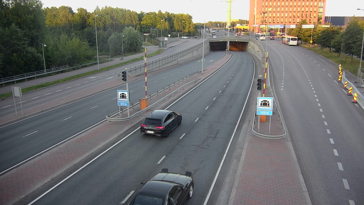 Kelikamerat Kuva Tie 100 Helsinki Hakamäentie, Kivihaan tunneli, länsi, Helsinki, Uusimaa