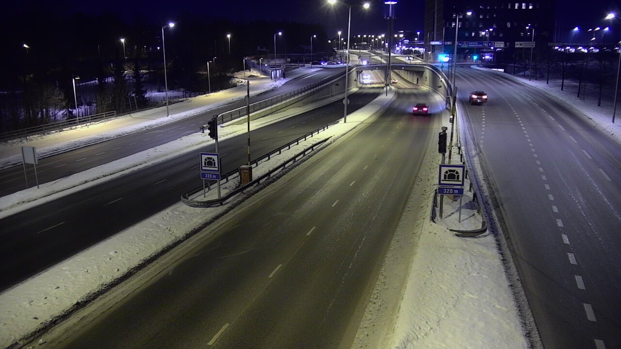 Weather Camera Image Road 100 Helsinki Hakamäentie, Kivihaan tunneli, länsi, Helsinki, Uusimaa