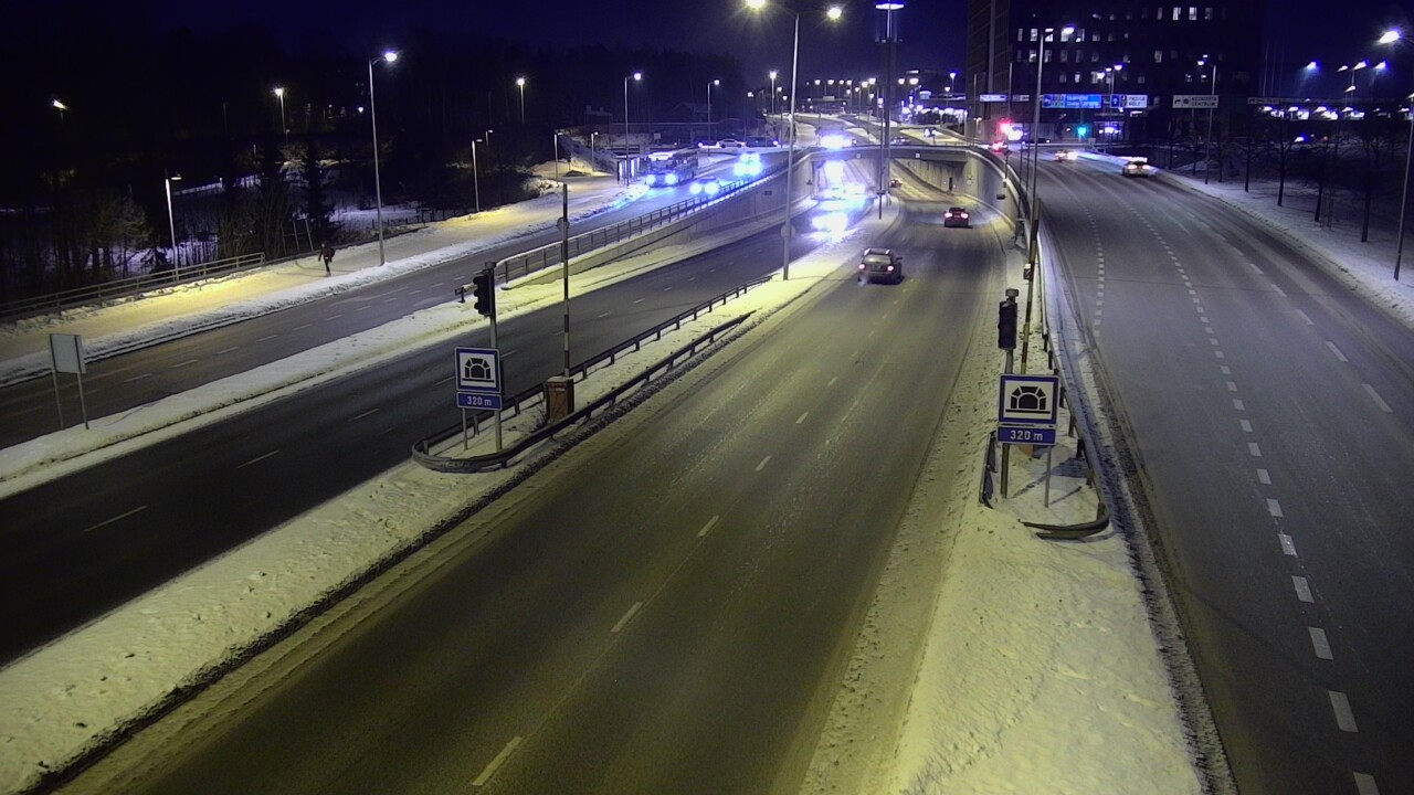 Weather Camera Image Road 100 Helsinki Hakamäentie, Kivihaan tunneli, länsi, Helsinki, Uusimaa