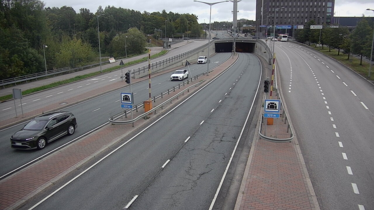 Kelikamerat Kuva Tie 100 Helsinki Hakamäentie, Kivihaan tunneli, länsi, Helsinki, Uusimaa